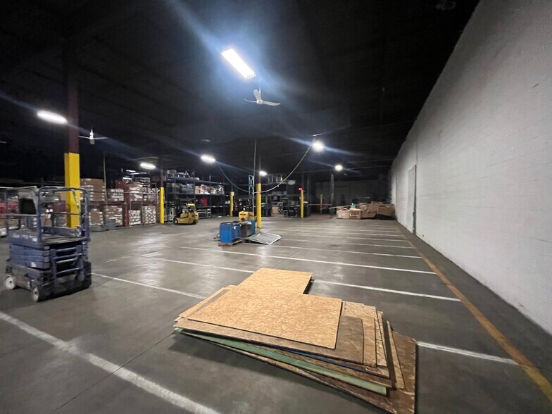 More Photos Of 146 Campanelli Pky, Stoughton Warehouse For Lease