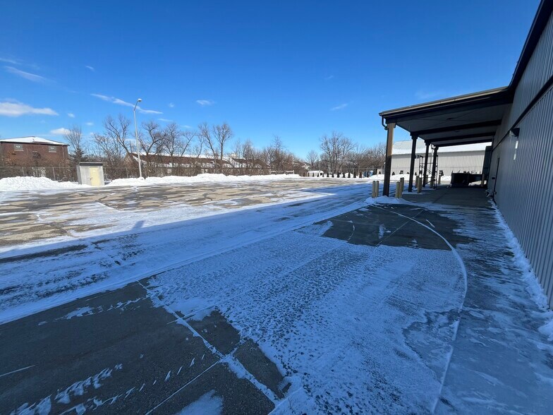 More Photos Of 2401 Chicago St, Valparaiso Telecom Hotel Data Hosting For Sale