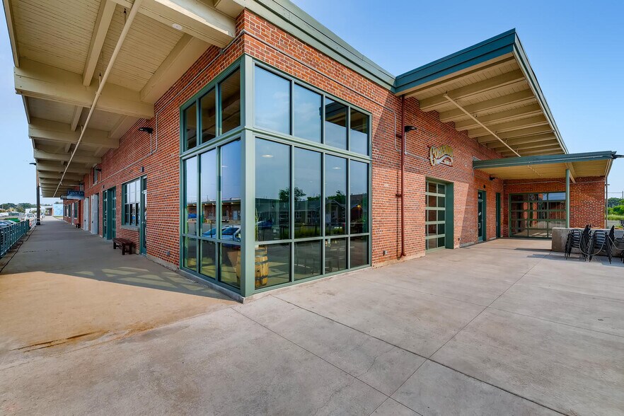 More Photos Of 3821-3851 N Steele St, Denver Showroom For Lease