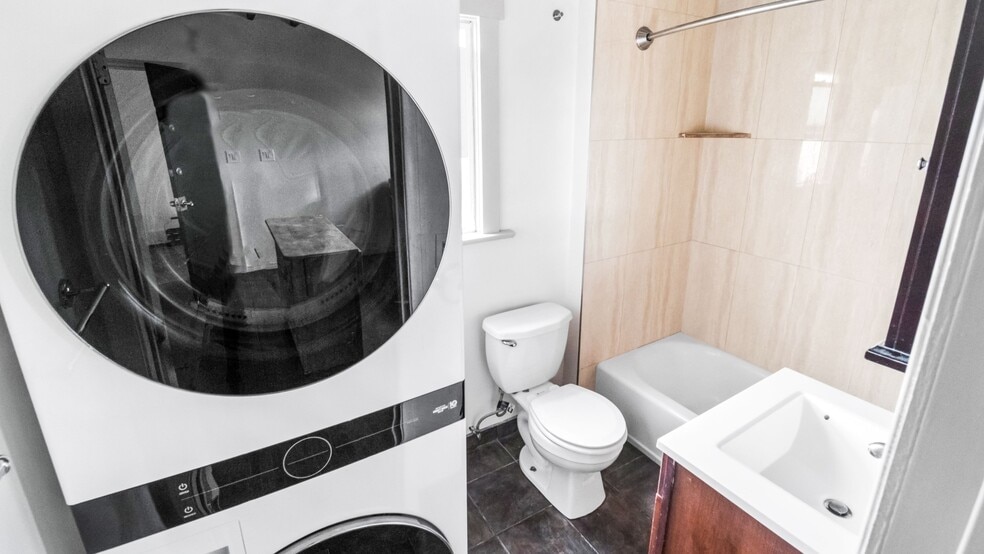 More Photos Of 1944 E 4th St, Long Beach Storefront Retail Residential For Sale