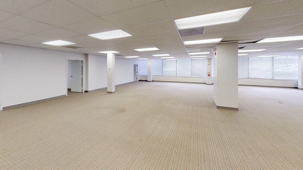 More Photos Of 7133 Rutherford Rd, Windsor Mill Office For Lease