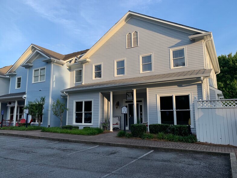 More Photos Of 1055 Canton St, Roswell Storefront Retail Office For Lease