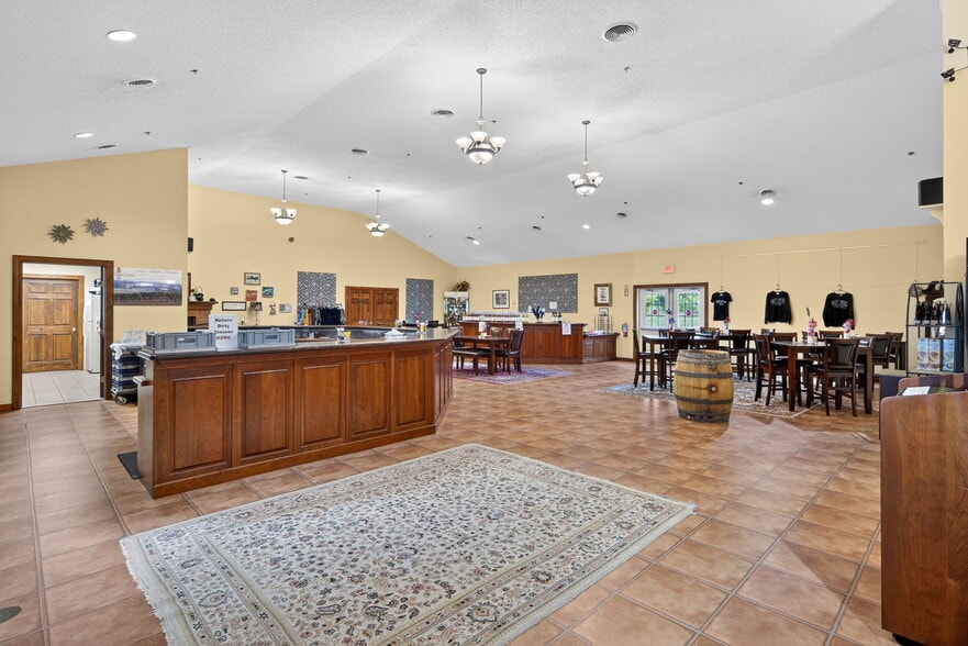 More Photos Of 4200 NY-14, Geneva Specialty For Lease