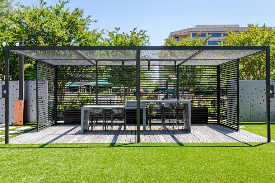 More Photos Of 1919-1921 Gallows Rd, Vienna Unknown For Sale