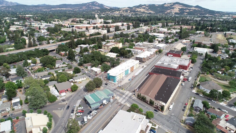 More Photos Of 8 W 9th St, Santa Rosa Warehouse For Lease