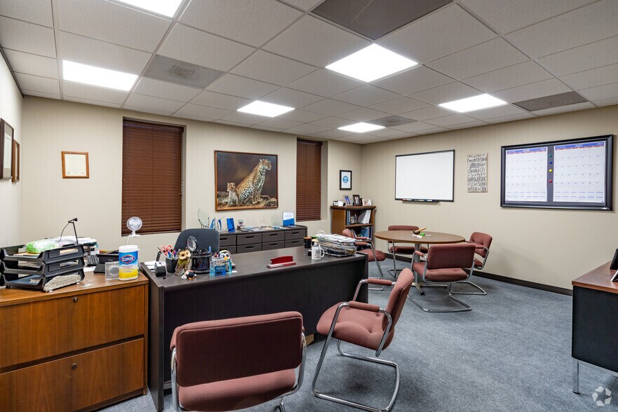 More Photos Of 303 E Main St, League City Office For Lease