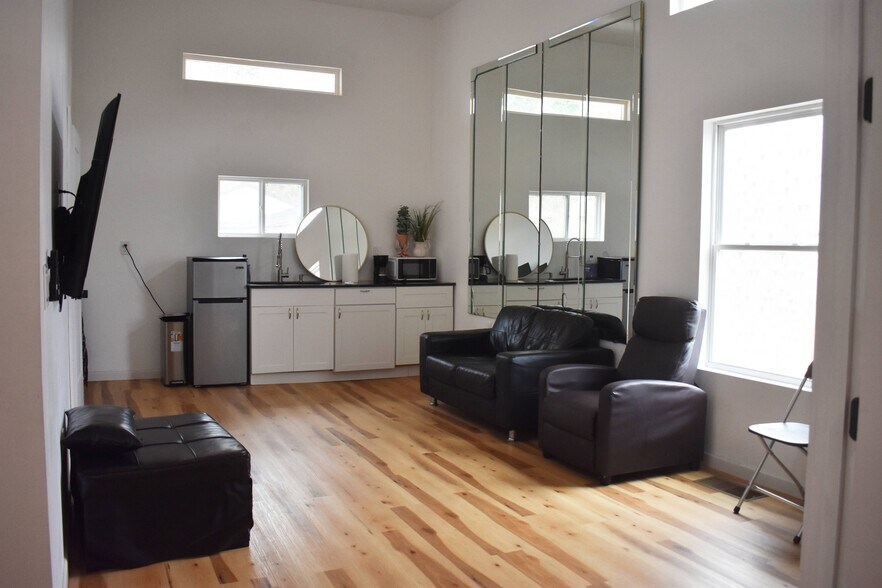 More Photos Of 235 Candler Rd SE, Atlanta Specialty For Sale