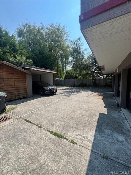 More Photos Of 3185 Quadra St, Victoria Storefront Retail Residential For Sale