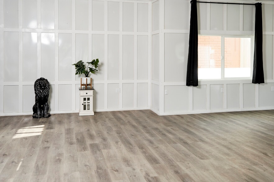 More Photos Of 395 N Tustin St, Orange Freestanding For Sale