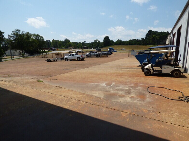 More Photos Of 5231 South St, Nacogdoches Storefront Retail Office For Sale