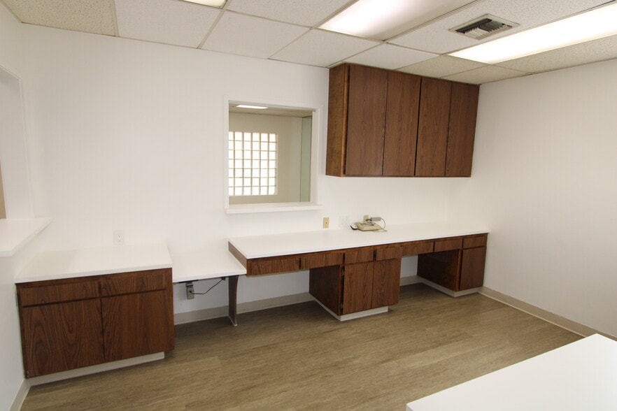 More Photos Of 1911 W Glenoaks Blvd, Glendale Medical For Lease