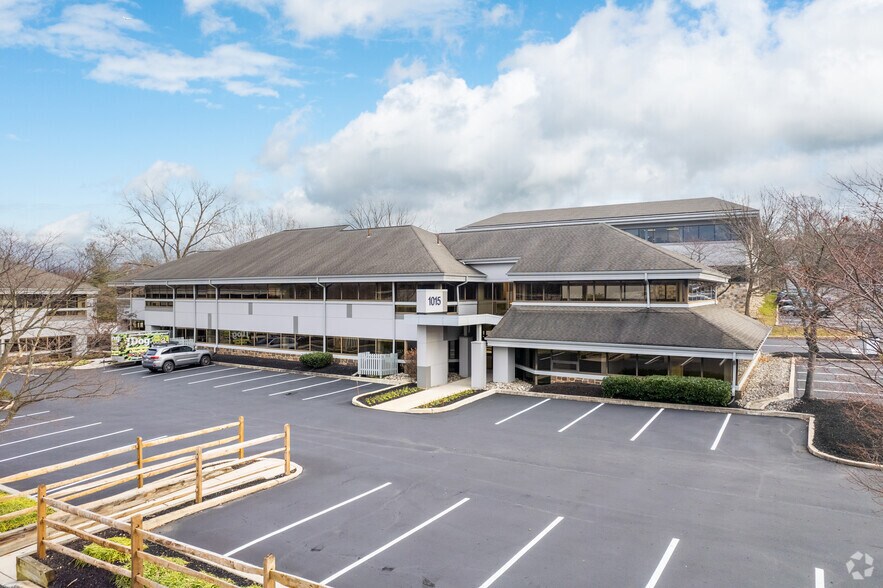 More Photos Of 1001-1041 Old Cassatt Rd, Berwyn Unknown For Lease