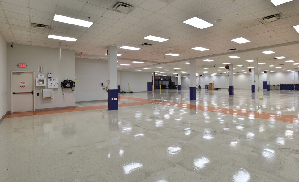 More Photos Of 1800 Northeast Expy, Atlanta Showroom For Lease