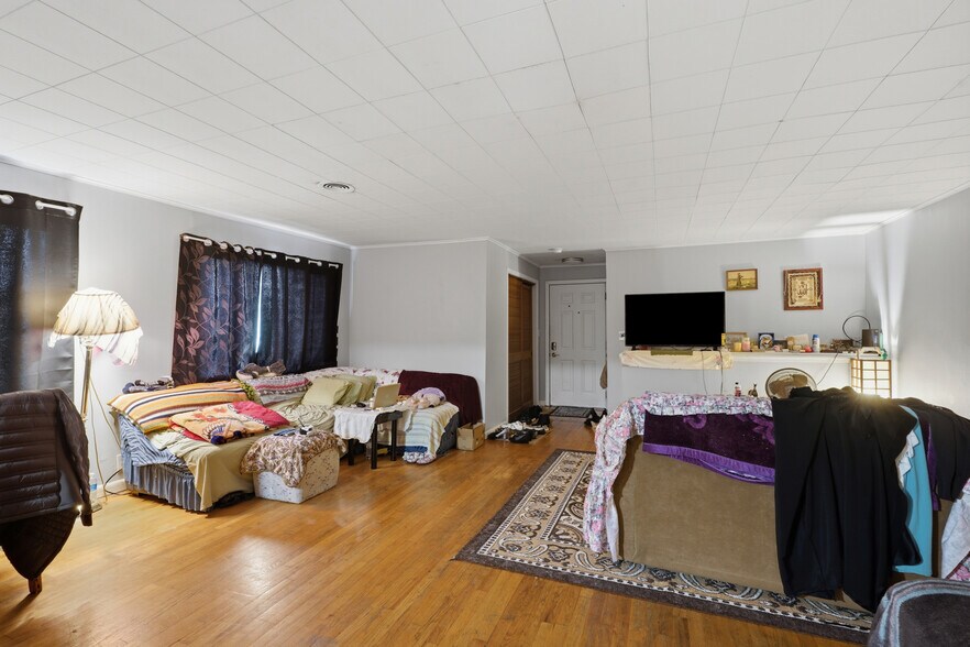 More Photos Of 23589-23593 Van Born Rd, Taylor Freestanding For Sale