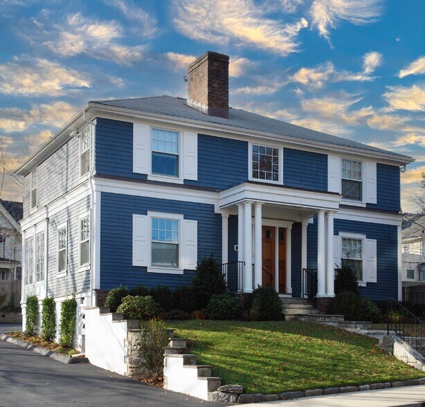 More Photos Of 6 Benedict Pl, Greenwich Office Residential For Sale