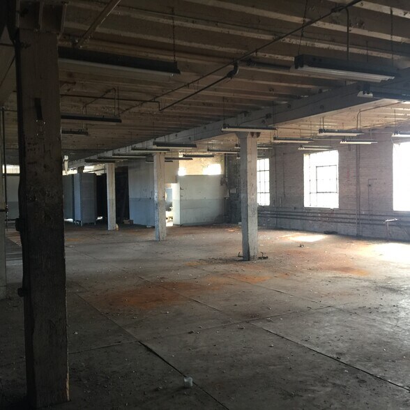 More Photos Of 5724 W Armitage Ave, Chicago Warehouse For Sale