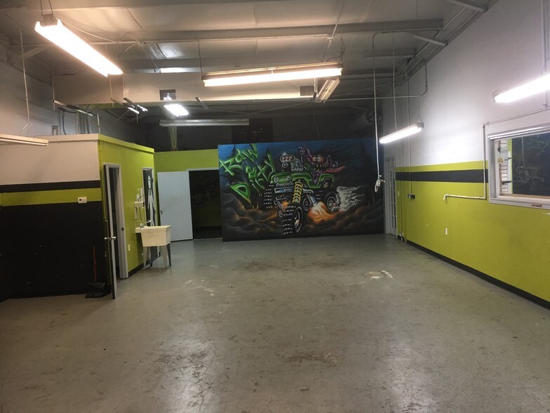More Photos Of 1611 N Garfield Ave, Deland Auto Repair For Sale