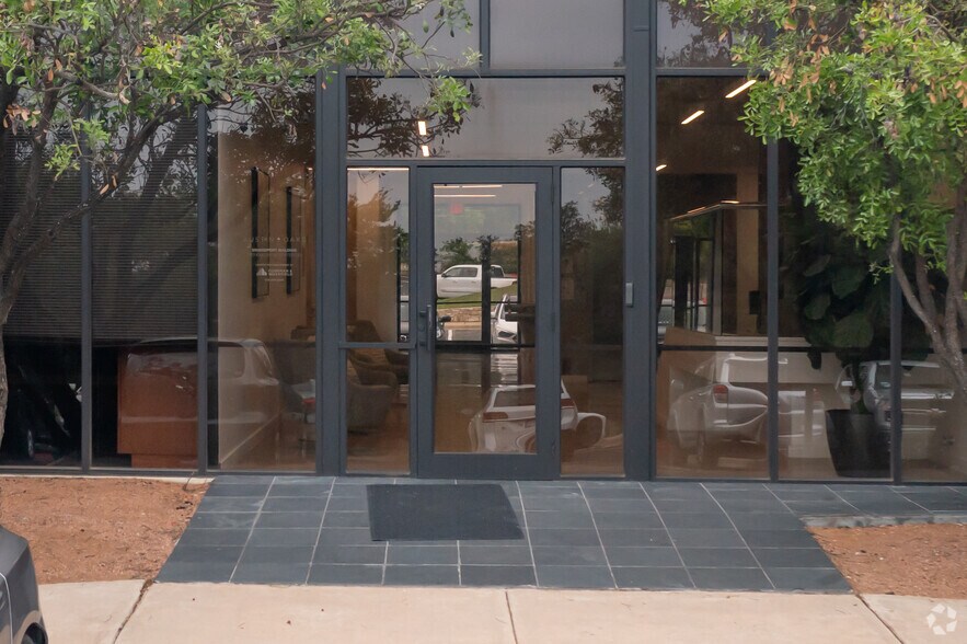 More Photos Of 3409 Executive Center Dr, Austin Unknown For Lease