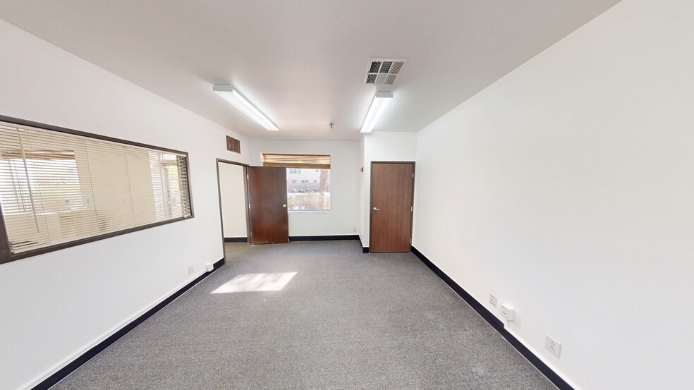 More Photos Of 759 Middlegate Rd, Henderson Warehouse For Lease