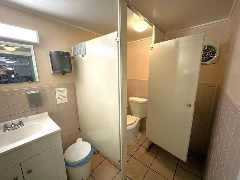 More Photos Of 1542 N Gilmor St, Baltimore Religious Facility For Sale