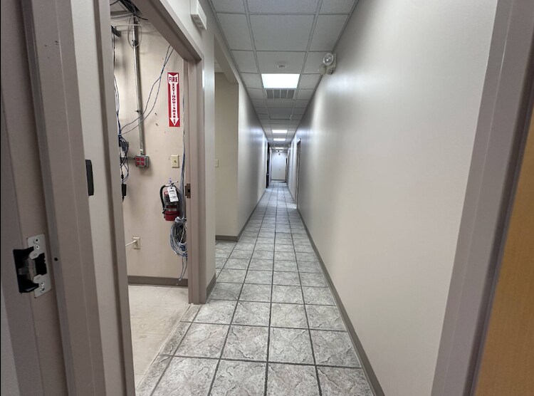 More Photos Of 2400 S Main St, Corbin Flex For Sale