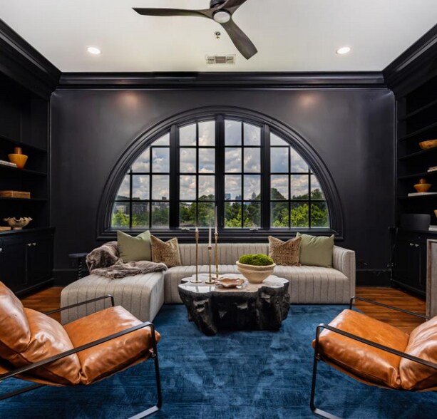 More Photos Of 425 Peachtree Hills Ave NE, Atlanta Freestanding For Sale