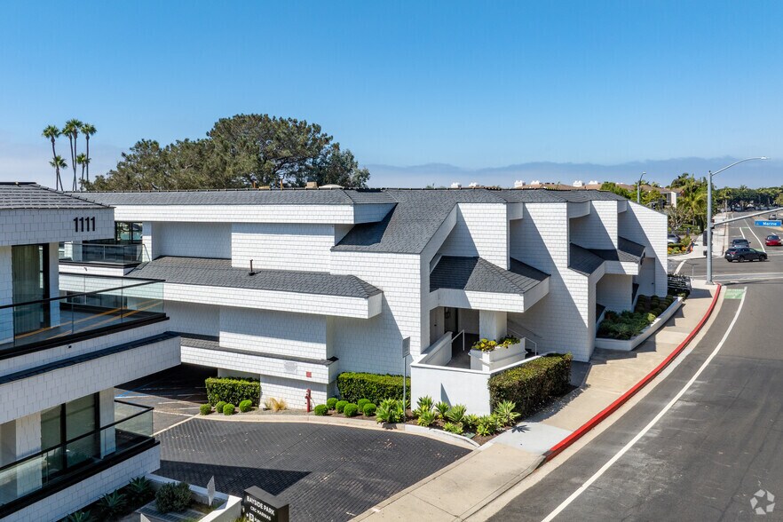 More Photos Of 1101 Bayside Dr, Corona Del Mar Medical For Lease