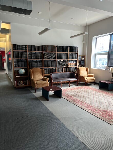 More Photos Of 37-43 Crescent St, Long Island City Office For Lease