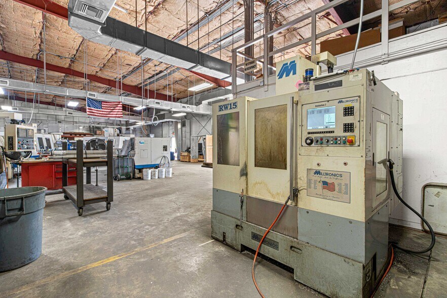 More Photos Of 1031 NE 16th St, Ocala Manufacturing For Sale