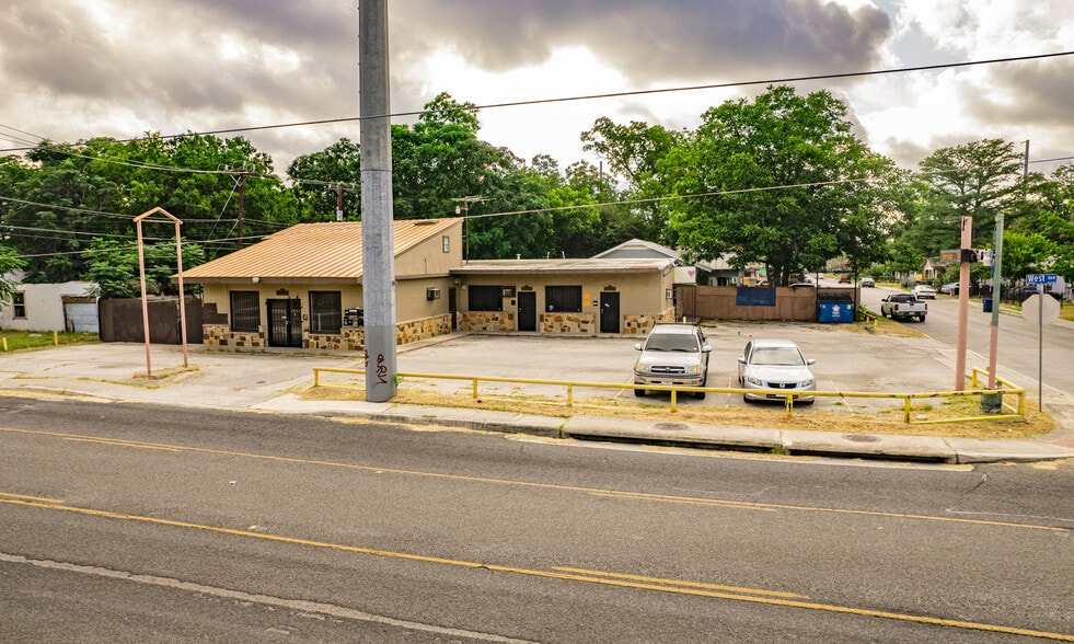 More Photos Of 1006 West Ave, San Antonio Freestanding For Sale