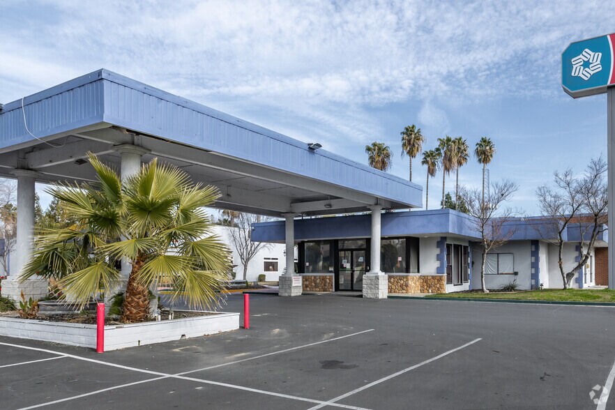 More Photos Of 1900 Canterbury Rd, Sacramento Hotel For Sale