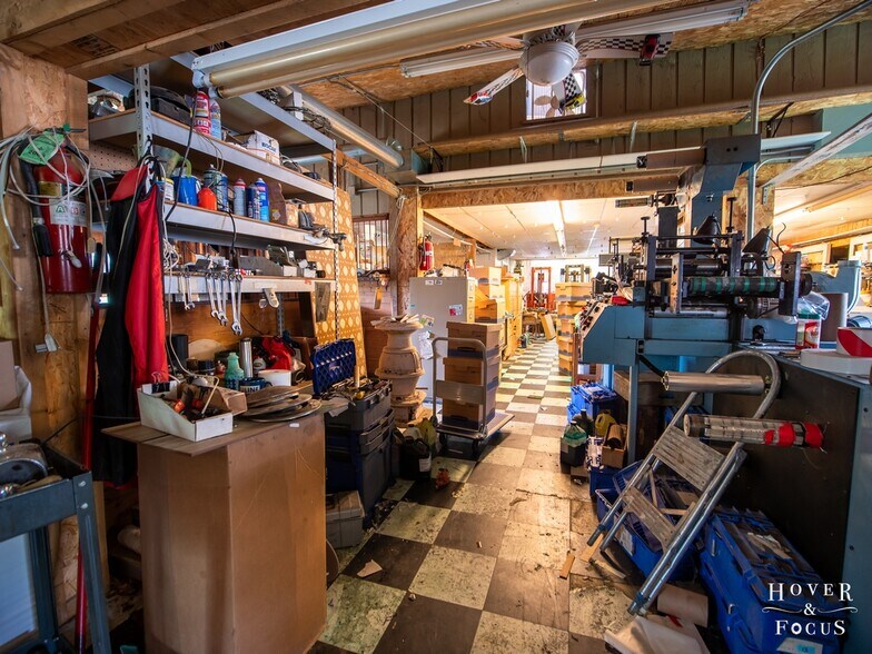 More Photos Of 706 E Burnett Rd, Island Lake Warehouse For Sale