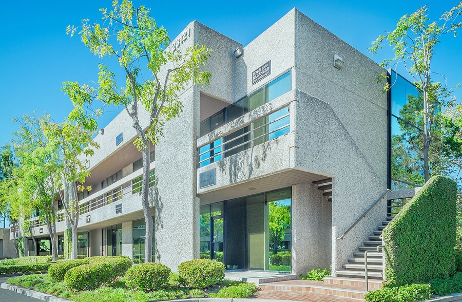 More Photos Of 23181 Verdugo Dr, Laguna Hills Research And Development For Lease