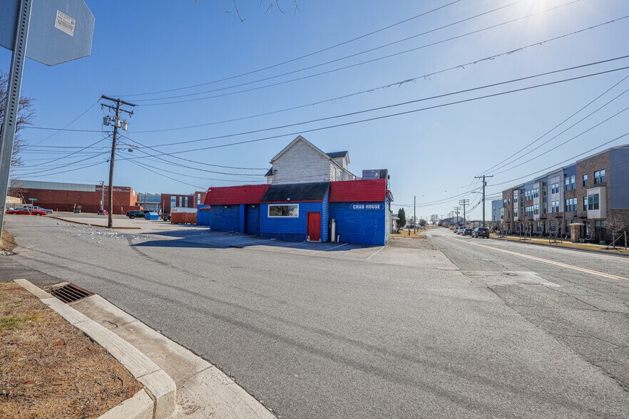 More Photos Of 7100 Sollers Point Rd, Baltimore Restaurant For Sale