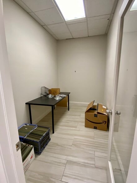 More Photos Of 1710 W Horizon Ridge Pky, Henderson Unknown For Lease