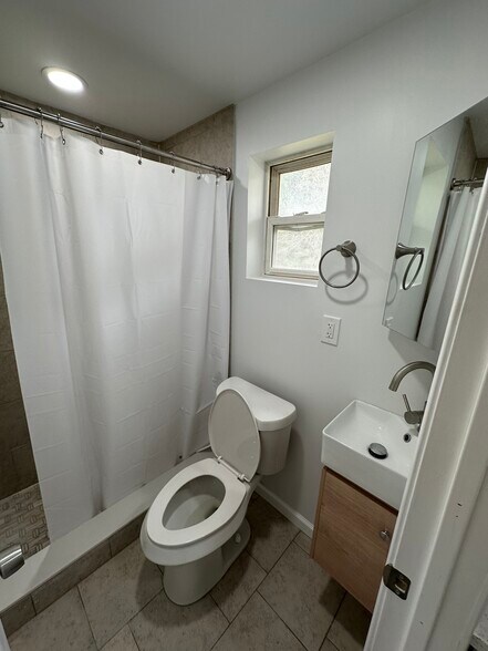 More Photos Of 16001 Dixie Hwy, Holly Apartments For Sale