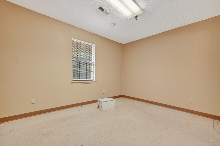 More Photos Of 1324-1325 Highway 195, Jasper Assisted Living For Sale