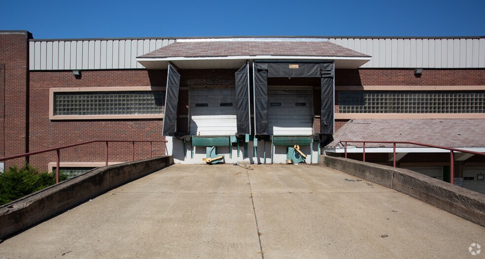 More Photos Of 350-390 N Pennsylvania Ave, Wilkes Barre Warehouse For Sale