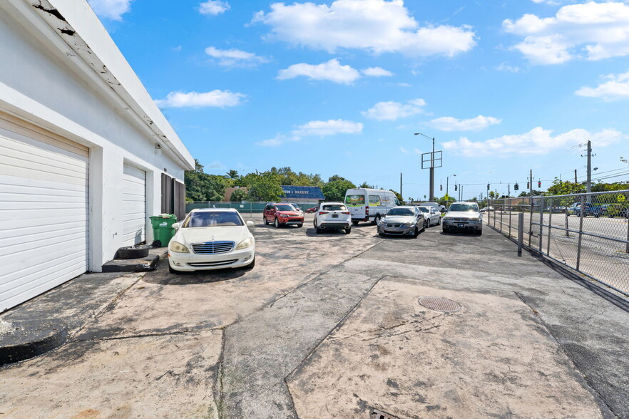 More Photos Of 11815 NE 2nd Ave, Miami Auto Repair For Sale