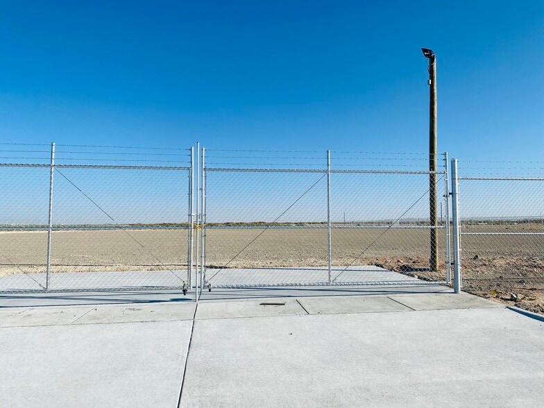 More Photos Of 13019 Pellicano Drive, El Paso Land For Lease