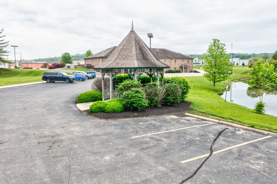 More Photos Of 860 NW Washington Blvd, Hamilton Medical For Sale