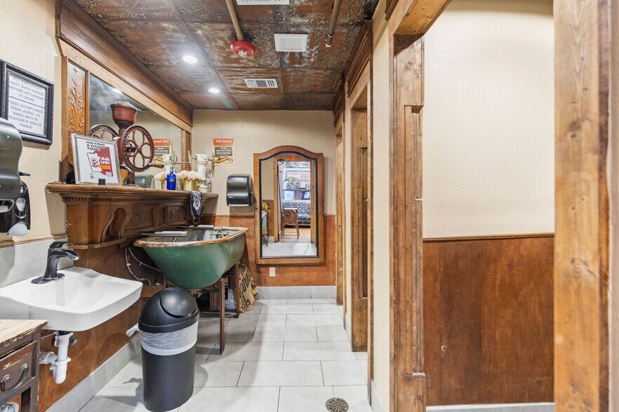 More Photos Of 25911 I-45, Spring Restaurant For Sale