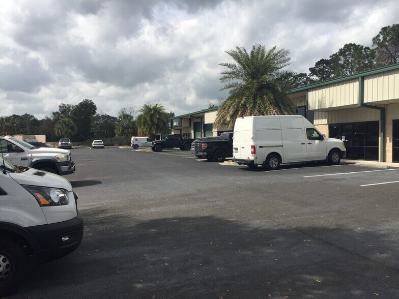 More Photos Of 8725 Youngerman Ct, Jacksonville Warehouse For Sale