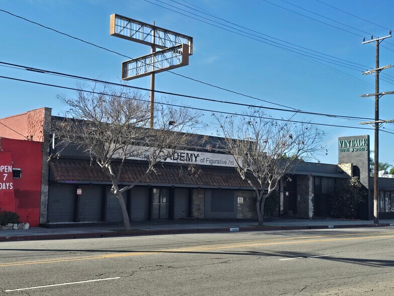 More Photos Of 16924-16926 Saticoy St, Van Nuys Medical For Lease