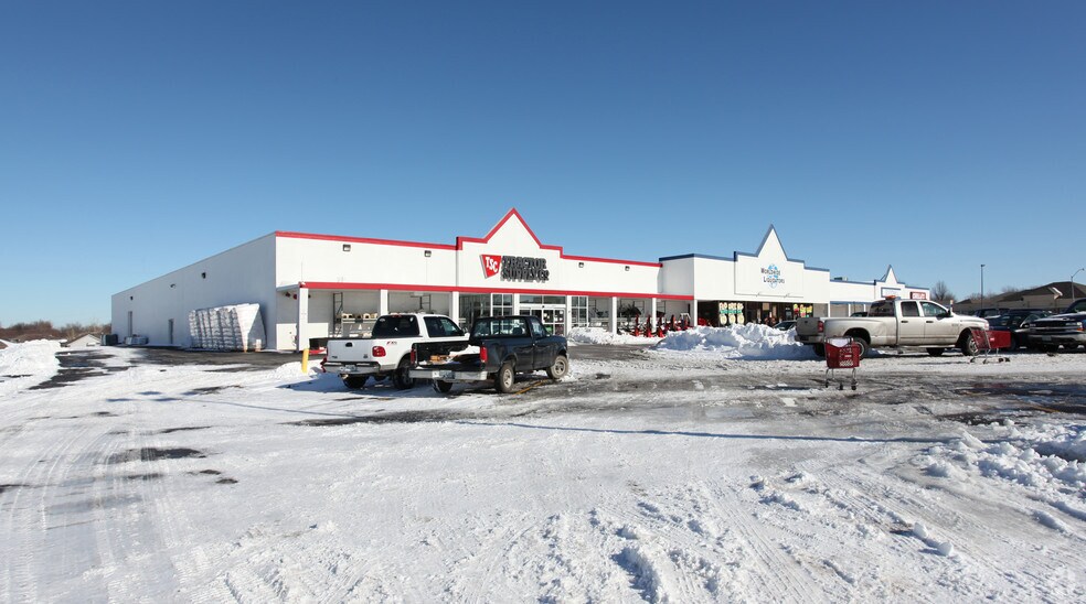 Primary Photo Of 8016-8028 E 171 St, Belton General Retail For Lease