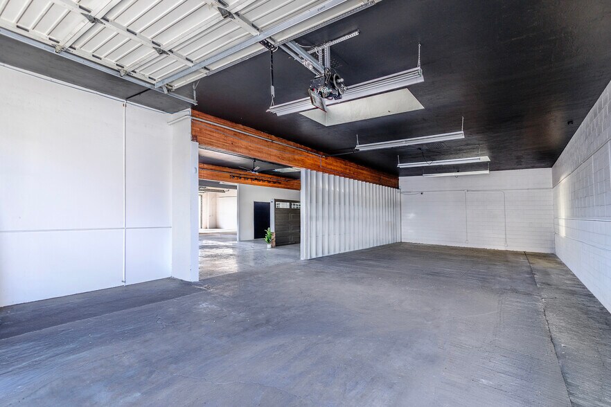 More Photos Of 2951 Middlefield Rd, Redwood City Service For Sale