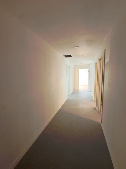 More Photos Of 304 N Harper Ave, Los Angeles Storefront Retail Office For Lease