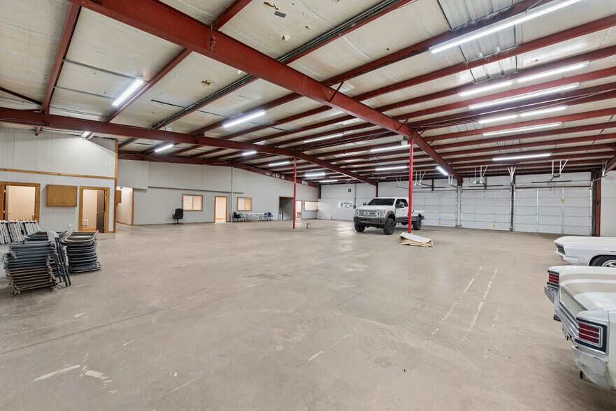 More Photos Of 225 W Lockhart Ave, Coos Bay Warehouse For Sale
