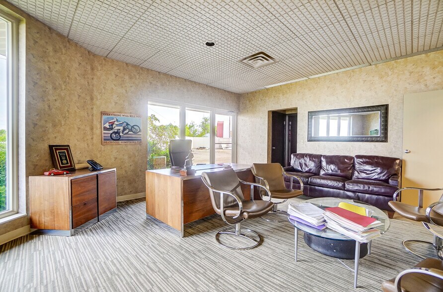 More Photos Of 4745 Wadsworth Rd, Dayton Warehouse For Lease