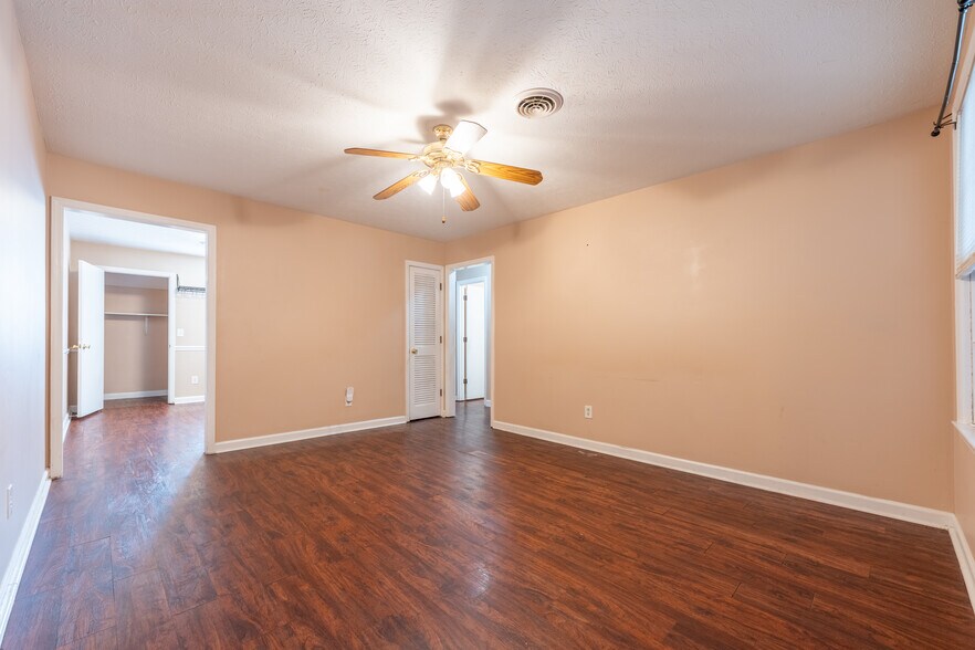 More Photos Of 138 Hibiscus Dr, Ashland City Multifamily For Sale